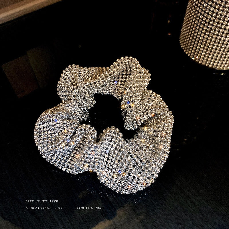Sweet and elegant diamond-studded hairband