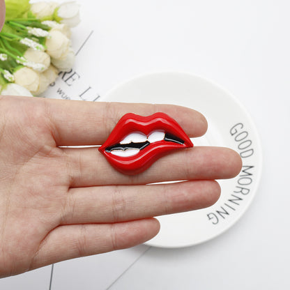Women's red lips enamel alloy brooch