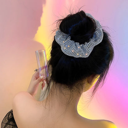Sweet and elegant diamond-studded hairband